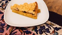 Kalau tidak ingin makan berat, ada beragam pastry yang bisa kamu pesan. Seperti Apple Crumble Pie yang dibanderol harga Rp 35 ribu ini. Foto: detikFood/Yenny Mustika Sari