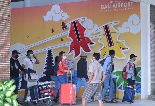 Bandara I Gusti Ngurah Rai akan menghentikan operasionalnya sementara Minggu (14/3) mendatang. Penutupan dilakukan karena bertepatan dengan perayaan Nyepi.