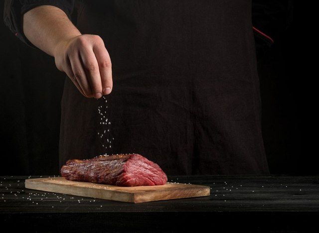 Tips Masak Daging Wagyu di Rumah dari Chef Arnold Poernomo