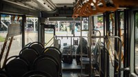 TransJakarta masih membatasi jumlah penumpang di bus tujuan Ragunan-Blok M dengan kapasitas maksimal 50 persen dari kapasitas total. (Foto: Andhika/detikcom)