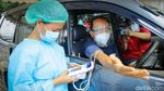 Asyik! Kini Warga Tangerang Bisa Vaksin COVID-19 Secara Drive Thru