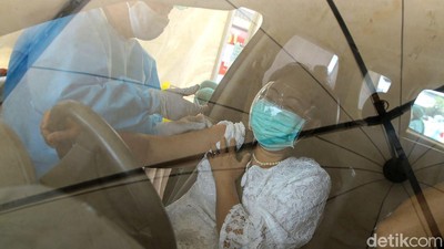 Asyik! Kini Warga Tangerang Bisa Vaksin COVID-19 Secara Drive Thru