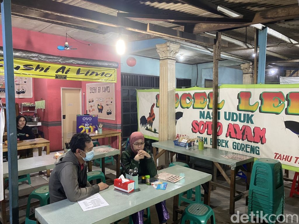 Di Depok Bisa Cicip Sushi Kaki Lima Enak, Harganya Mulai dari Rp 15 Ribu!