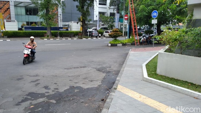 Guiding block di Jalan Cipto Mangunkusumo Solo, Sabtu (13/3/2021)
