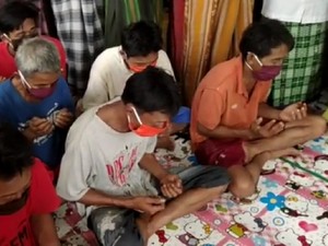 Belasan Orang Bugil di Pandeglang, Naik Taksi Terbang