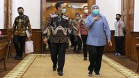 Kepala Badan Kependudukan Keluarga Berencana Nasional (BKKBN) Pusat, Hasto Wardoyo, melakukan kunjungan kerja di Jawa Timur, Kamis (11/3) s/d Jum’at (12/3). Mengawali agenda kunjungan kerjanya, Hasto (sapaan akrab Kepala BKKBN) melakukan audiensi dengan Gubernur Jawa Timur, Khofifah Indar Parawansa, di gedung Negara Grahadi.