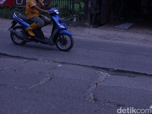 Jl Raya Legok Kabupaten Tangerang Rusak, Warga Harapkan Perbaikan