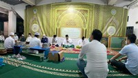 Potensi wakaf tunai ini belum menyentuh masyarakat ‘Kelas Atas’, yang berjumlah kurang lebih 3,1 juta orang. Artinya, jika masyarakat ‘Kelas Atas’ tergugah, ikut mendorong Gerakan Nasional Wakaf Uang, tentu akan sangat besar lagi potensinya. Foto: dok. Gerakan Nasional Wakaf Uang