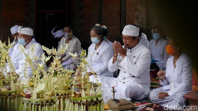 Menengok Ritual Tawur Agung Kesanga di Cimahi