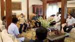 Momen Keakraban Prabowo dan Airlangga di Hambalang