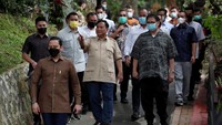 Tak terkecuali oleh Ketua Umum Pengurus Besar Wushu Indonesia (PBWI), Airlangga Hartarto, dan Ketua Umum Pengurus Besar Ikatan Pencak Silat Seluruh Indonesia (PB IPSI), Prabowo Subiyanto. Baik Airlangga Hartarto dan Prabowo Subiyanto terlihat sama-sama gembira dengan silaturahmi dalam suasana santai di akhir pekan ini.