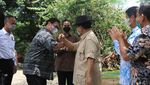 Momen Keakraban Prabowo dan Airlangga di Hambalang