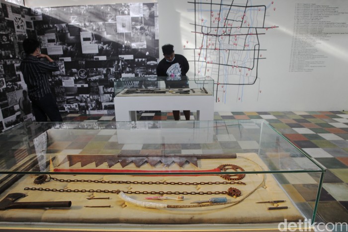 Pameran tentang klitih bertajuk The Museum of Lost Space digelar untuk menunjukkan bukti-bukti klitih sejak 1990-an hingga sekarang.