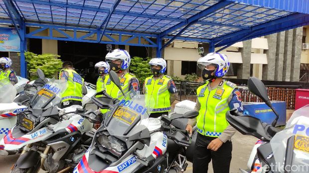 Polisi Melakukan Sosialisasi Tilang Elektronik di Jawa Tengah