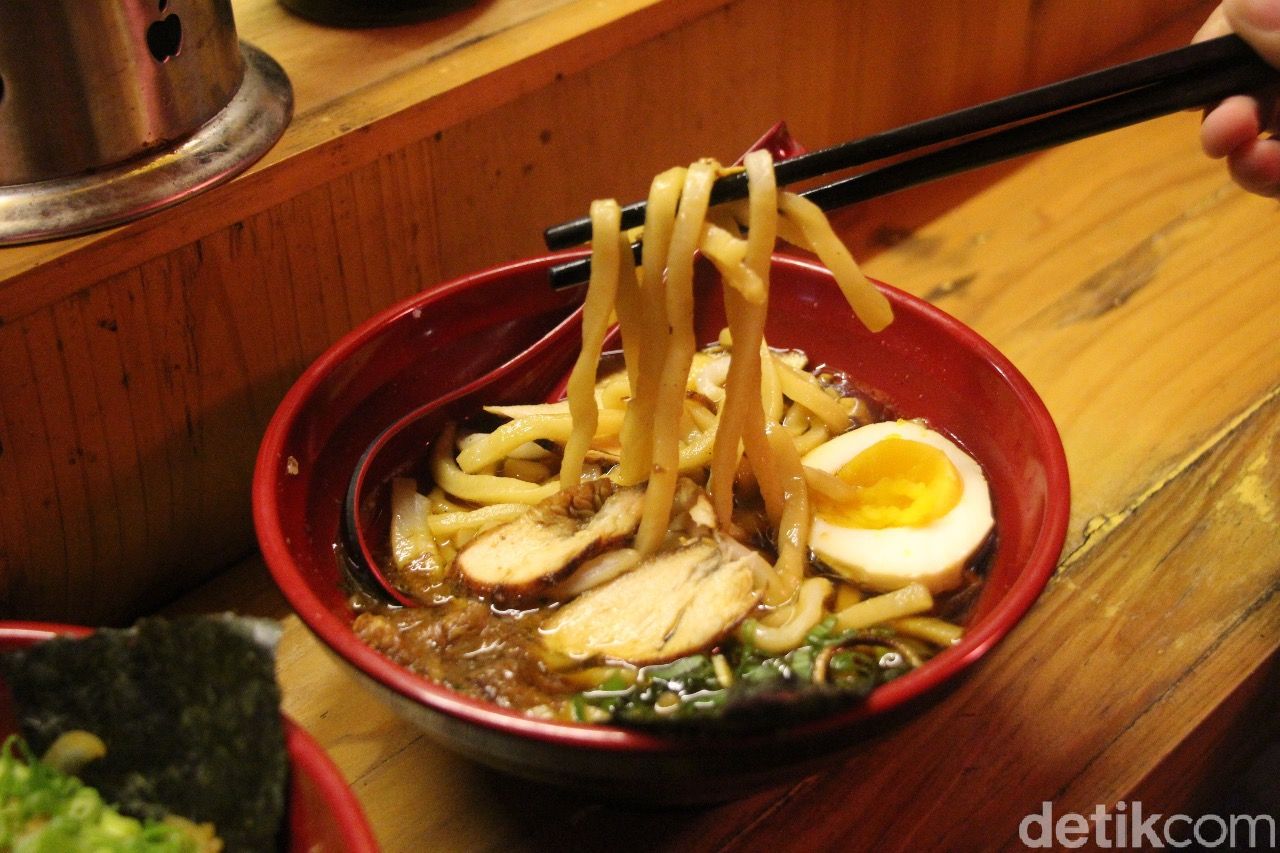 Sluurp! Hangat Gurih Curry Ramen ala Yatai di Kota Malang