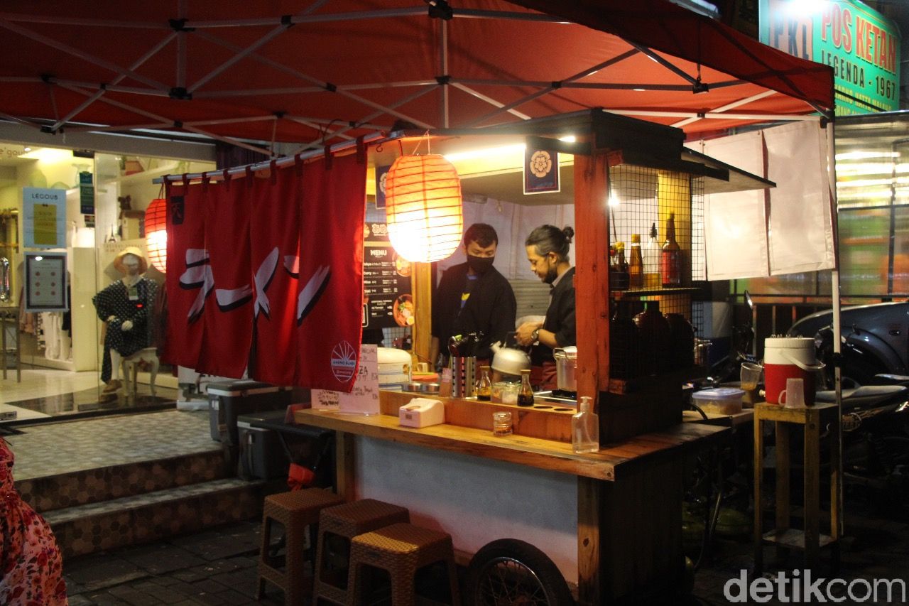 Sluurp! Hangat Gurih Curry Ramen ala Yatai di Kota Malang