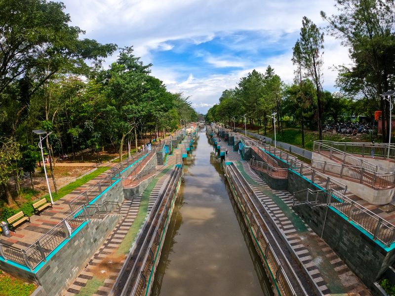 Suasana di Taman Kota BSD 2