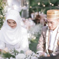 Dalam video TikTok yang diunggah oleh Jihan juga terlihat ada pertemuan antara keluarga dari dua belah pihak. Ustaz Maulana pun tampak hadir dalam pertemuan tersebut. Jihan kemudian meminta doa dari para warganet agar segala niat baik itu bisa dilancarkan. Foto: Instagram/@thepotomoto