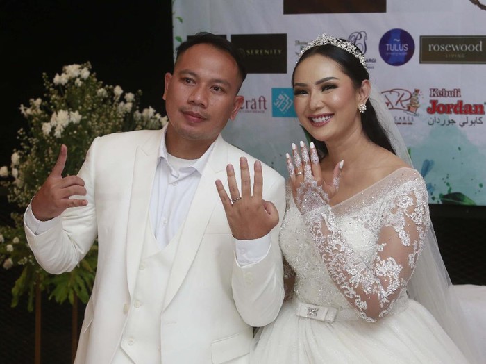 Vicky Prasetyo dan Kalina Oktarani