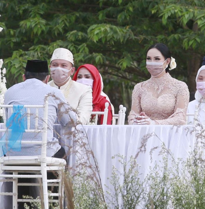 Vicky Prasetyo dan Kalina Oktarani