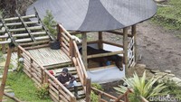 Namun, pandemi virus Corona turut memberi dampak pada area wisata berkuda di The Roudh 78. Meski begitu, objek wisata ini tetap bertahan dari hantaman pandemi.