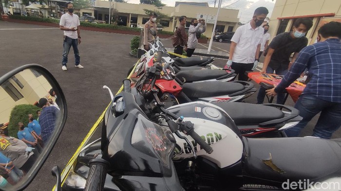 Barang bukti hasil pencurian kendaraan bermotor di Cianjur