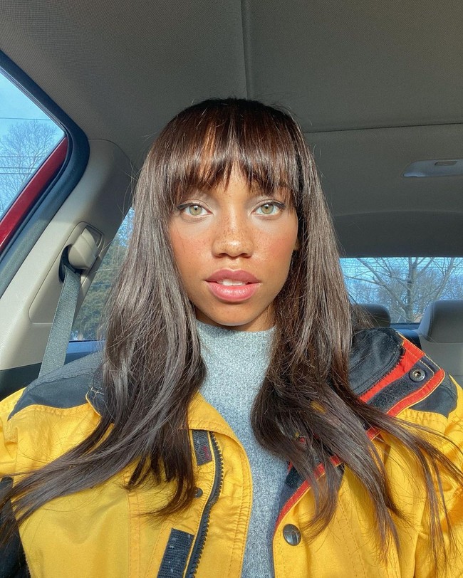 Tidak ada yang mem-bully-ku karena itu tapi itu sesuatu yang tidak aku sukai. Operasi adalah sesuatu yang aku lakukan untuk diri sendiri. Bukannya aku tidak suka tampilanku aku hanya ingin lebih proposional, ujar Camilla. Foto: Instagram @camillacolbro