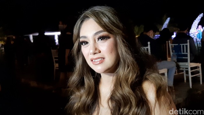 Celine Evangelista Celine Evangelista