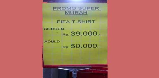 Harusnya sebelum diketik, cari tahu dulu tulisan bahasa Inggrisnya yang benar. Kan kalau kayak gini bikin yang lihat jadi auto senyum-senyum pengin ketawa sendiri. Foto: Twitter/@nocontextwarung