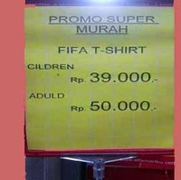 Harusnya sebelum diketik, cari tahu dulu tulisan bahasa Inggrisnya yang benar. Kan kalau kayak gini bikin yang lihat jadi auto senyum-senyum pengin ketawa sendiri. Foto: Twitter/@nocontextwarung