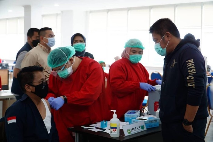 Gubernur Sumsel Herman Deru Tinjau Vaksinasi Wartawan