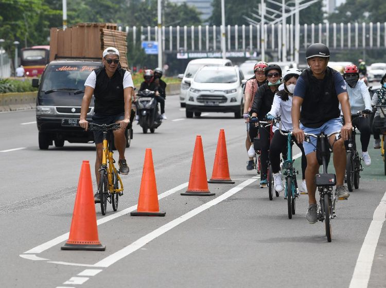 Hati-hati! Denda Menanti Goweser yang Keluar Jalur Sepeda di Jakarta