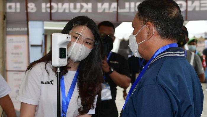 Menpora Zainudin Amali Menpora Zainudin Amali meninjau buble IBL 2021 di Cisarua, Bogor, Sabtu (13/2/2021)
