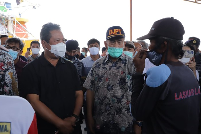 Menteri Kelautan dan Perikanan Sakti Wahyu Trenggono kunjungi Pelabuhan Indramayu