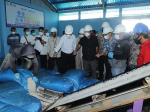Trenggono Dorong Koperasi Indramayu Jual Garam dalam Bentuk Kemasan