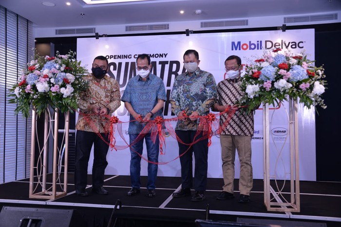 Menteri Perhubungan Budi Karya Sumadi mendukung pengusaha otobus bangkit di tengah pandemi