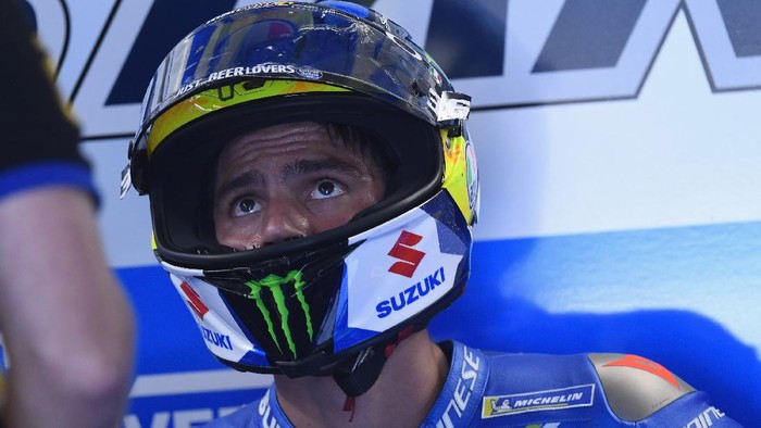 PORTIMAO, PORTUGAL - NOVEMBER 21: Joan Mir of Spain and Team Suzuki ECSTAR  looks on in box  during the qualifying for the MotoGP of Portugal at Algarve Motor Park on November 21, 2020 in Portimao, Portugal. (Photo by Mirco Lazzari gp/Getty Images)