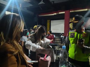 Pengusaha Karaoke-Panti Pijat Surabaya Harus Bayar Rp 100 Juta Jika Ingin Buka