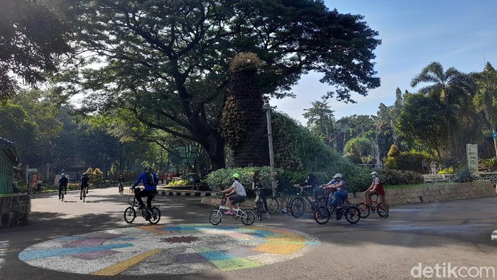 Suasana Ragunan di hari kedua buka, Minggu (14/3) pagi.