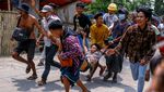 Tangis Keluarga Iringi Prosesi Pemakaman Korban Demo Myanmar