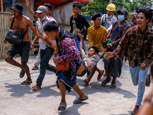 Video Detik-detik Demonstran di Myanmar Ditembak Mati Militer