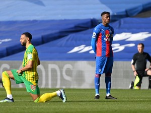 Wilfried Zaha Tak Mau Lagi Berlutut Jelang Kick-off Liga Inggris