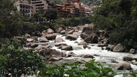 Desa Aguas Calientes dari kejauhan