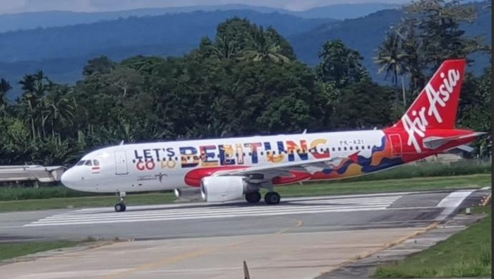 Air Asia di Bandara Sentani