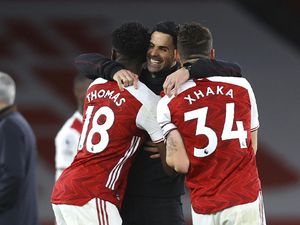 Olympiacos Menang, The  Gunners Tetap Melaju ke Perempatfinal