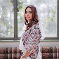 Menurut keterangan dalam unggahan Instagram Aurel Hermansyah, pertemanan antara Aurel dan sahabat-sahabatnya itu sudah terjalin sejak mereka duduk di bangku SMA. Foto: Instagram/@footagestory