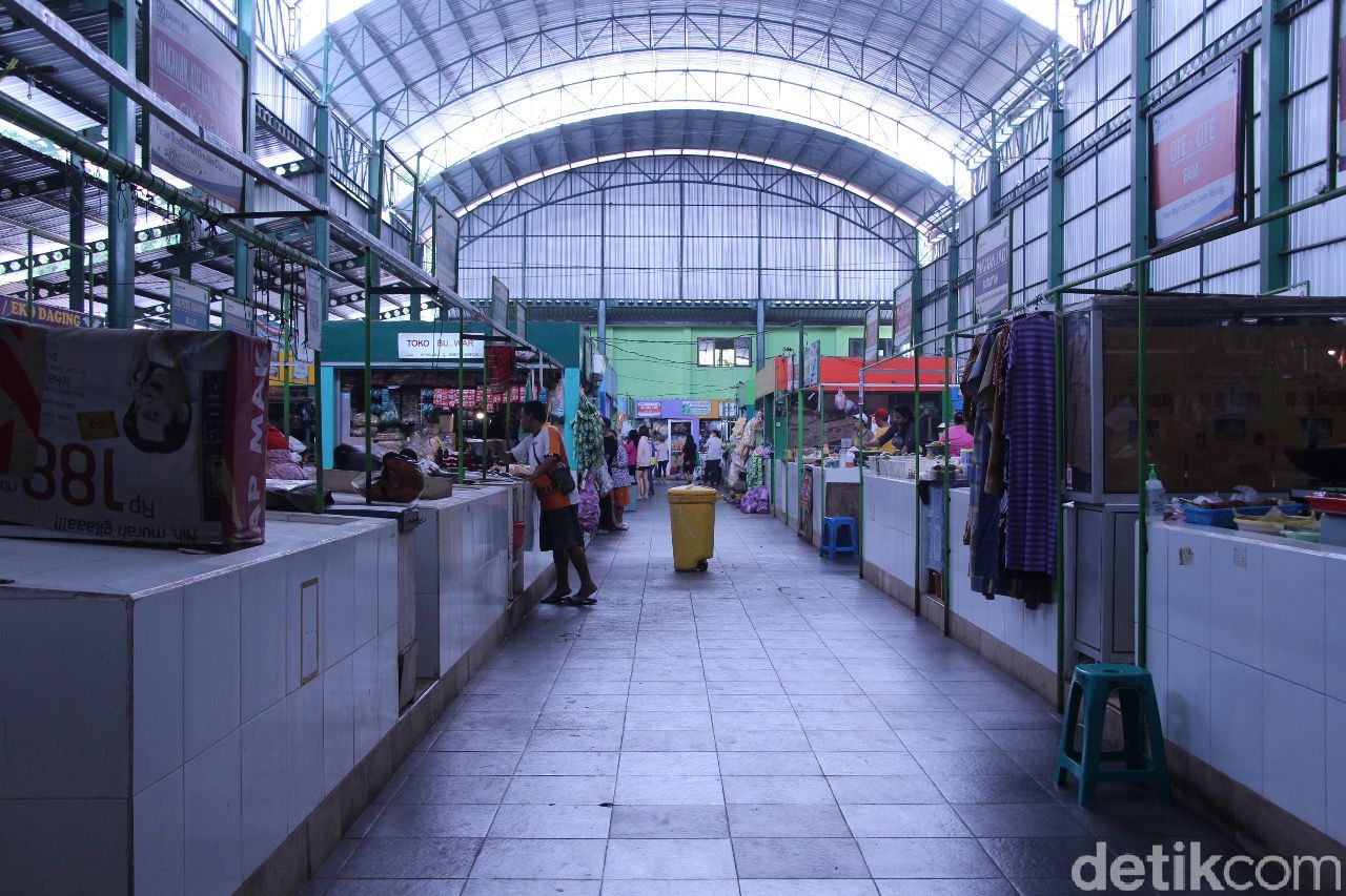 Belanja Asyik di Pasar Oro-Oro Dowo, Pasar Kolonial yang Jadi Pasar Modern
