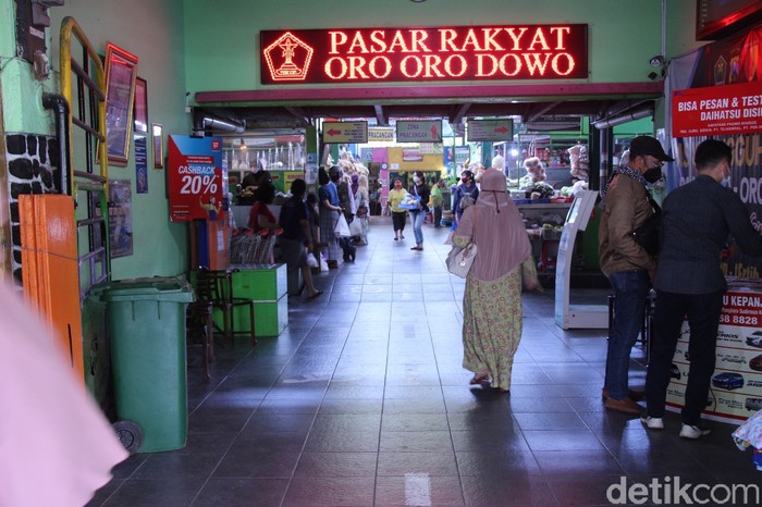 Belanja Asyik di Pasar Oro-Oro Dowo, Pasar Kolonial yang Jadi Pasar Modern