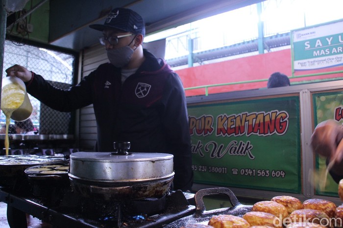 Creamy Wangi Kue Lumpur Wolak-Walik yang Bikin Nagih Creamy Wangi Kue Lumpur Wolak-Walik yang Bikin Nagih