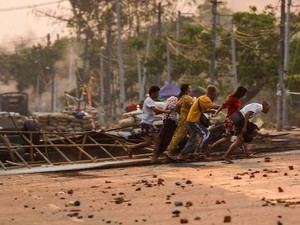 Pabrik China di Myanmar Dijarah-Dibakar, Belanda Tunda Vaksin AstraZeneca